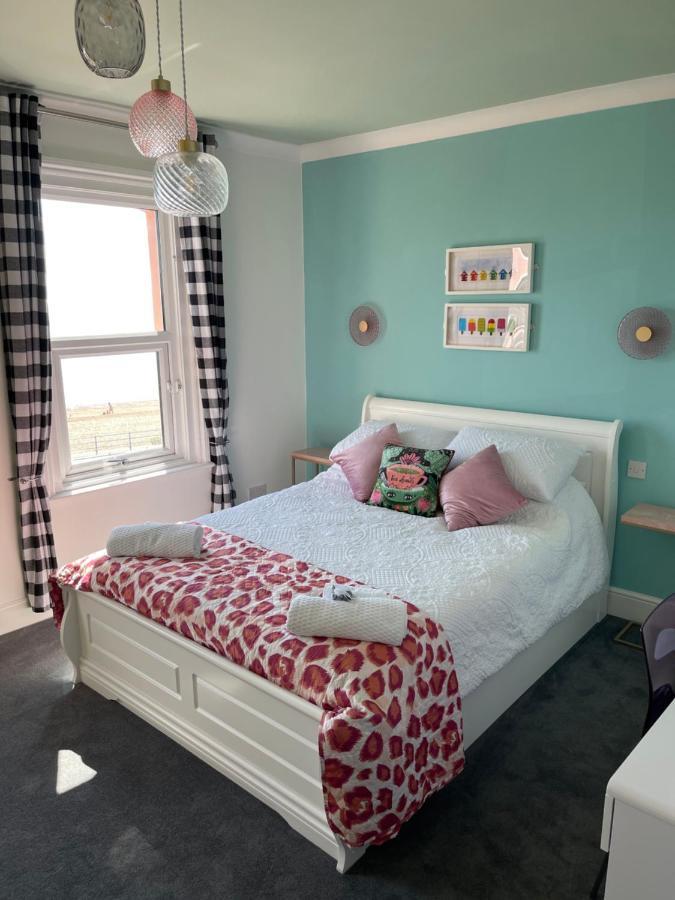 "The Parlour" Seafront Apartment Истбурн Экстерьер фото